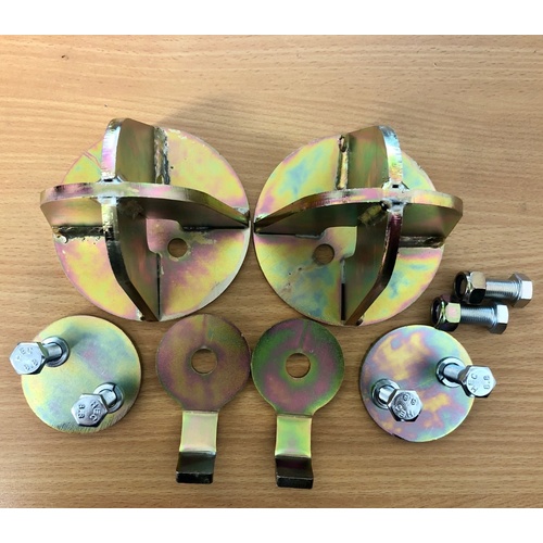 Nissan NP300 Drop out cones and retainers